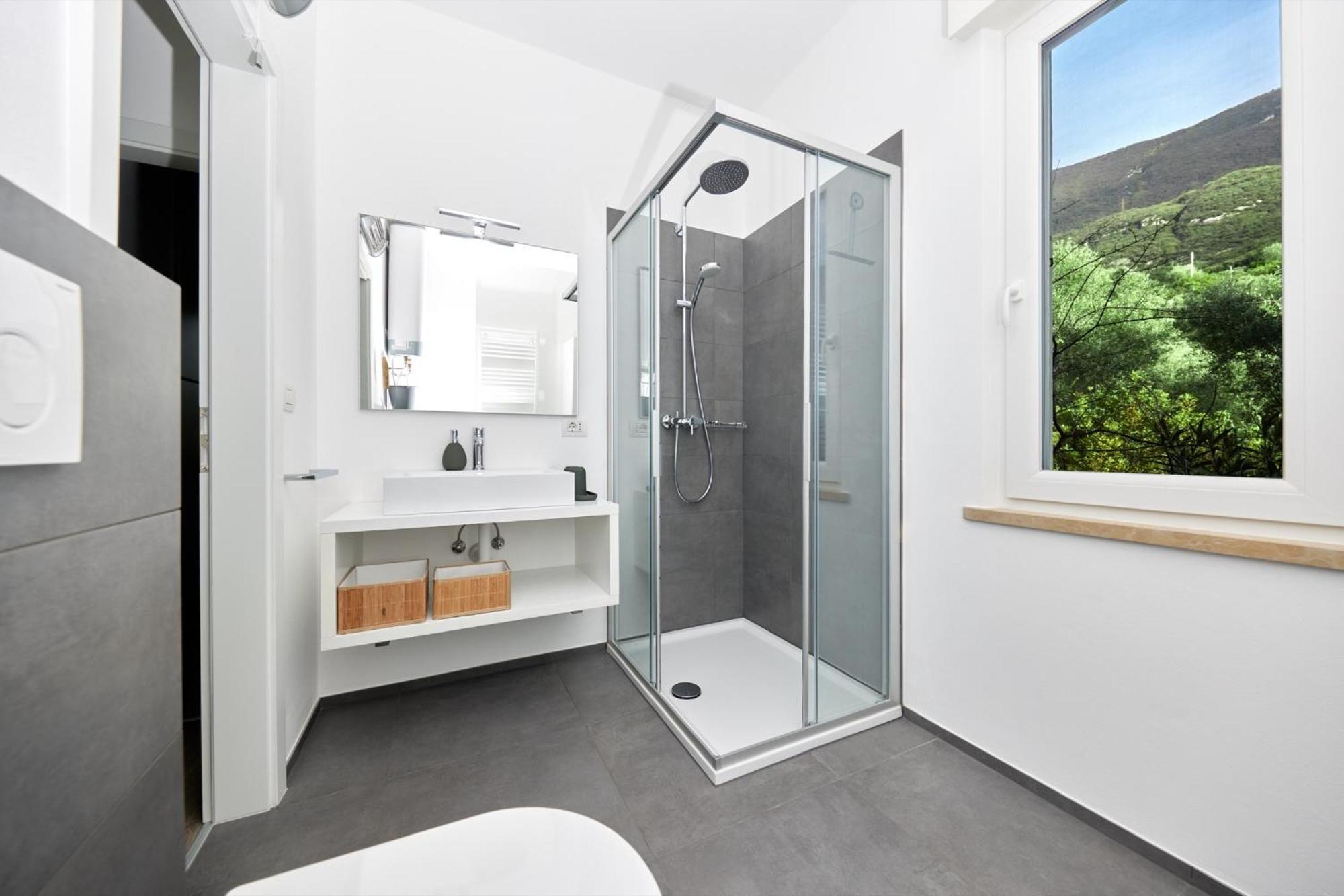 Lake View Luca Apartment มัลเชซิเน ภายนอก รูปภาพ