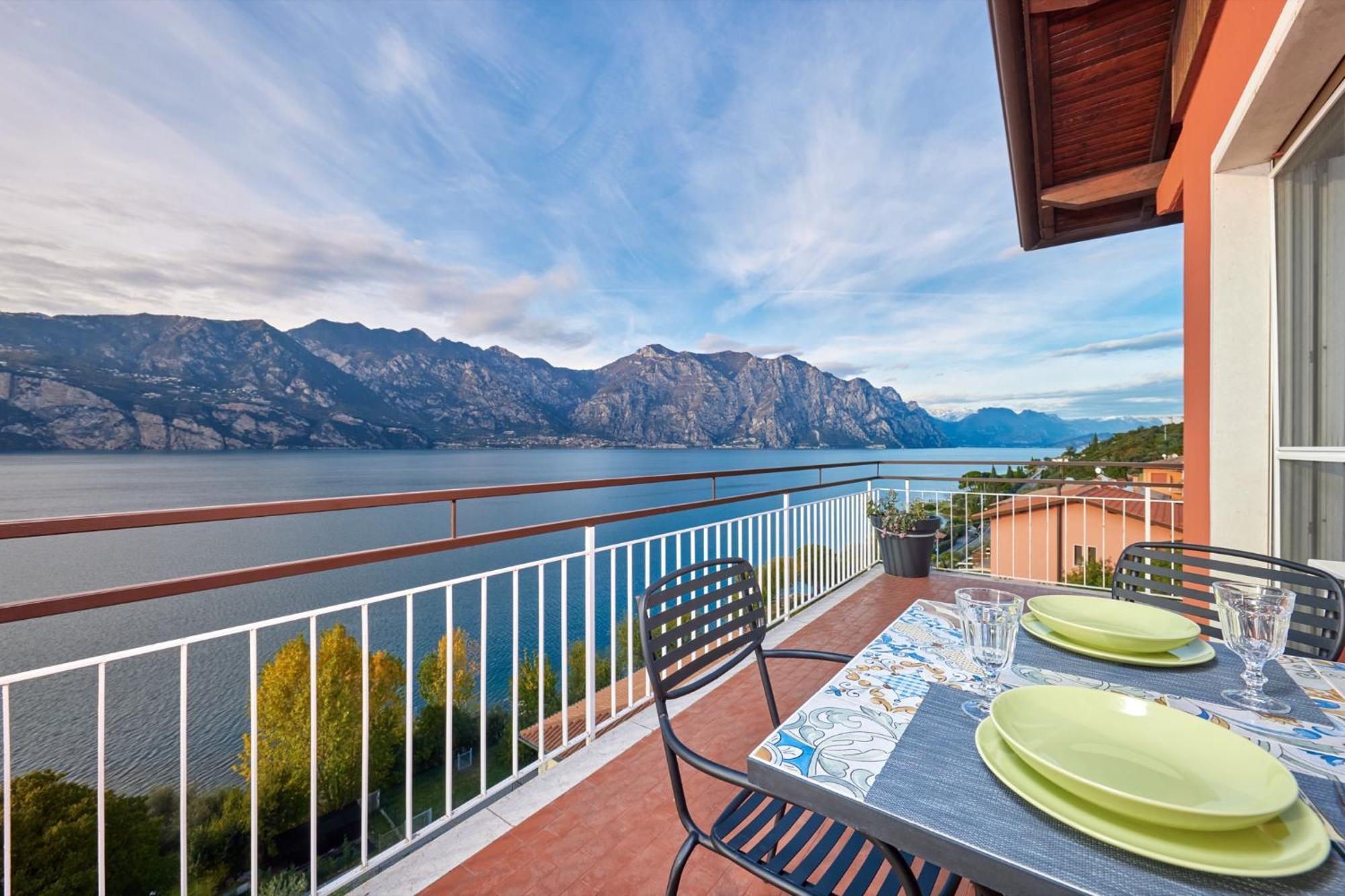Lake View Luca Apartment มัลเชซิเน ภายนอก รูปภาพ